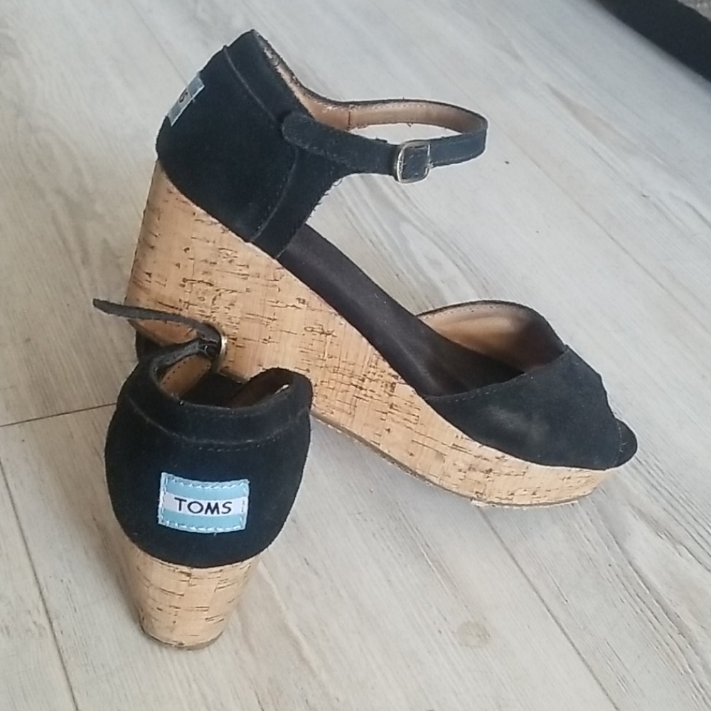 Tom's wedges size 7